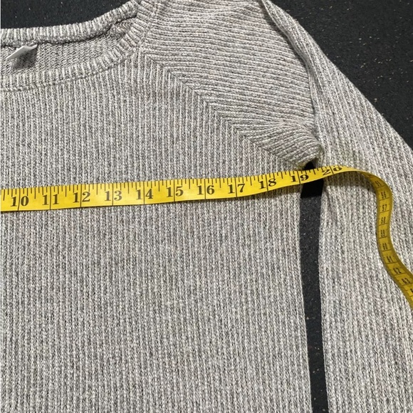 Old Navy Womens Soft Gray Heathered Knit Long Sleeve Pullover Sweater Size Sm - Picture 4 of 6